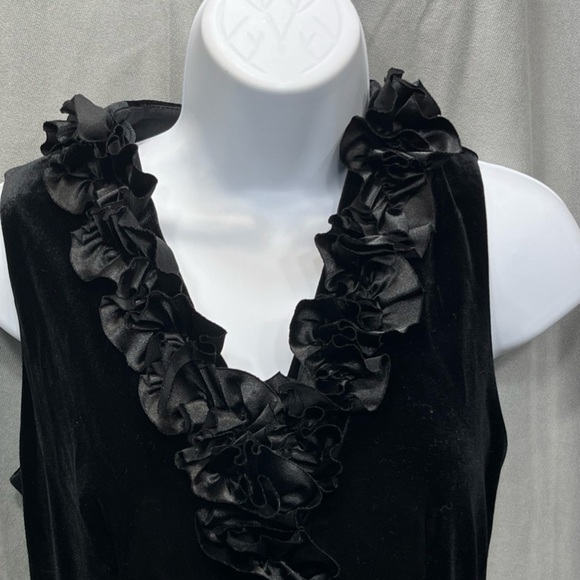 Dress Barn Collection Velvet Cocktail Dress Size 6 Black Sleeveless Ruffle Neck - Picture 13 of 13